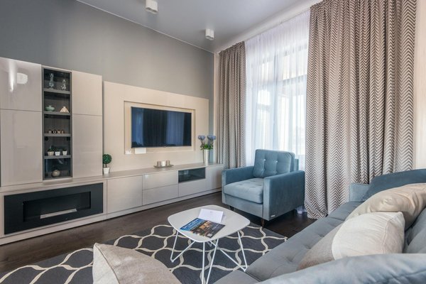 Évitez les erreurs de rangement déco : conseils pratiques pour un espace harmonieux